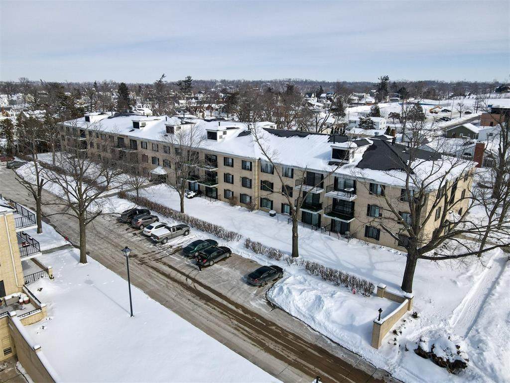 150 Thompson Drive - Photo 1