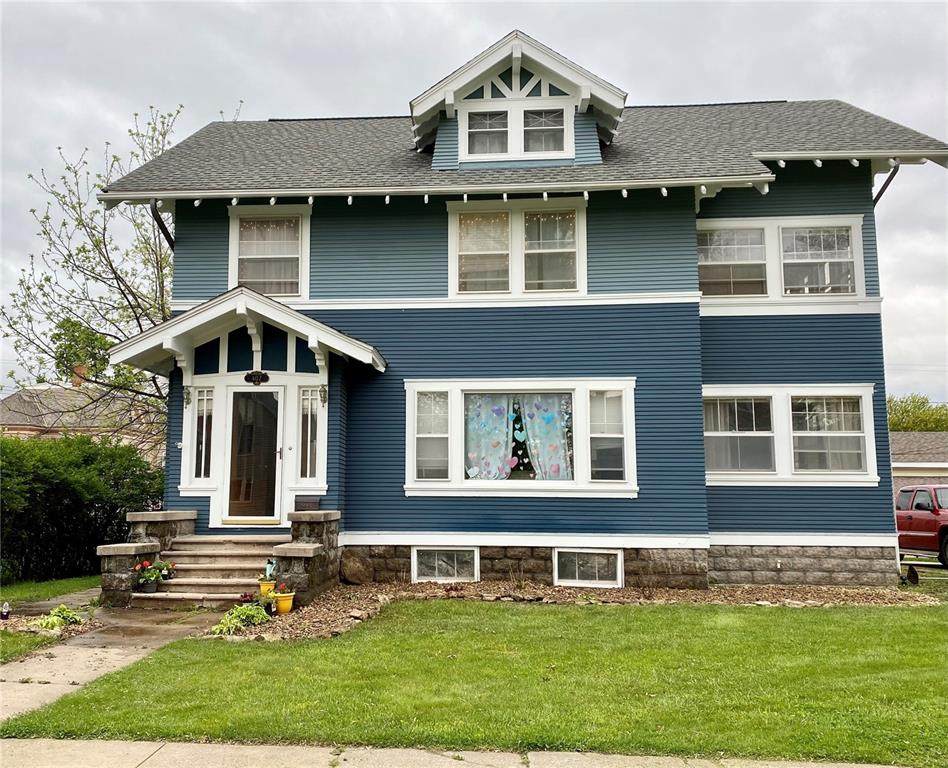 407 6th Street - Photo 1