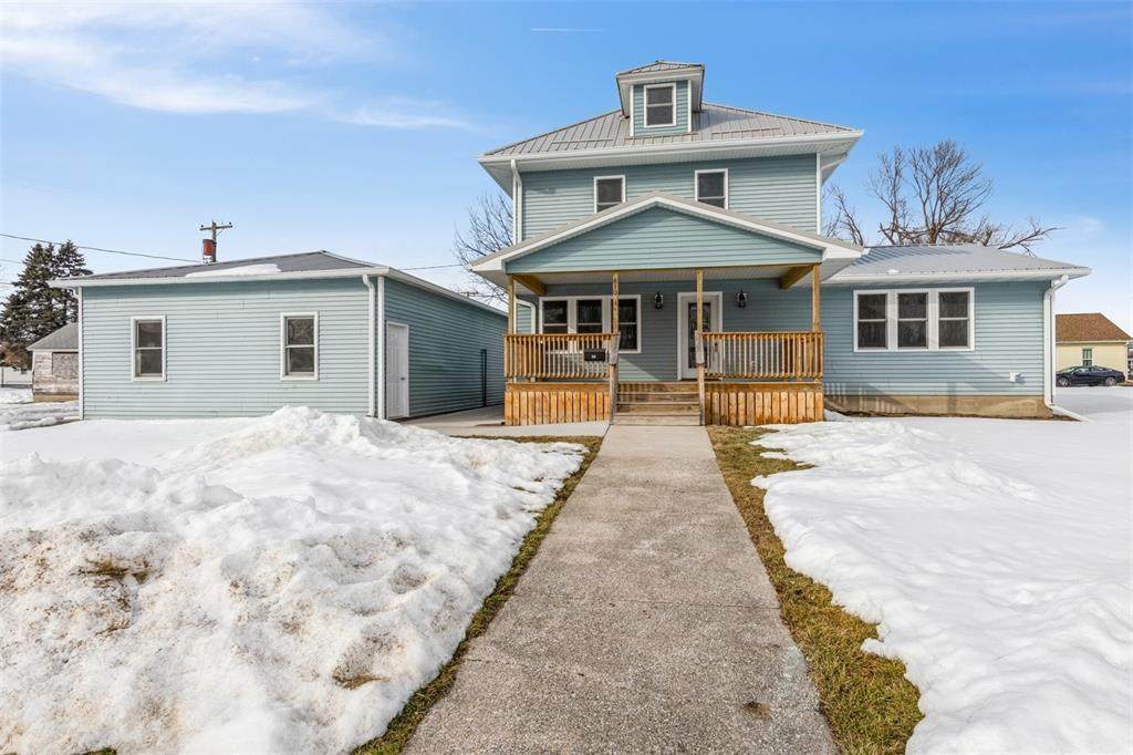 810 7th Street - Photo 1