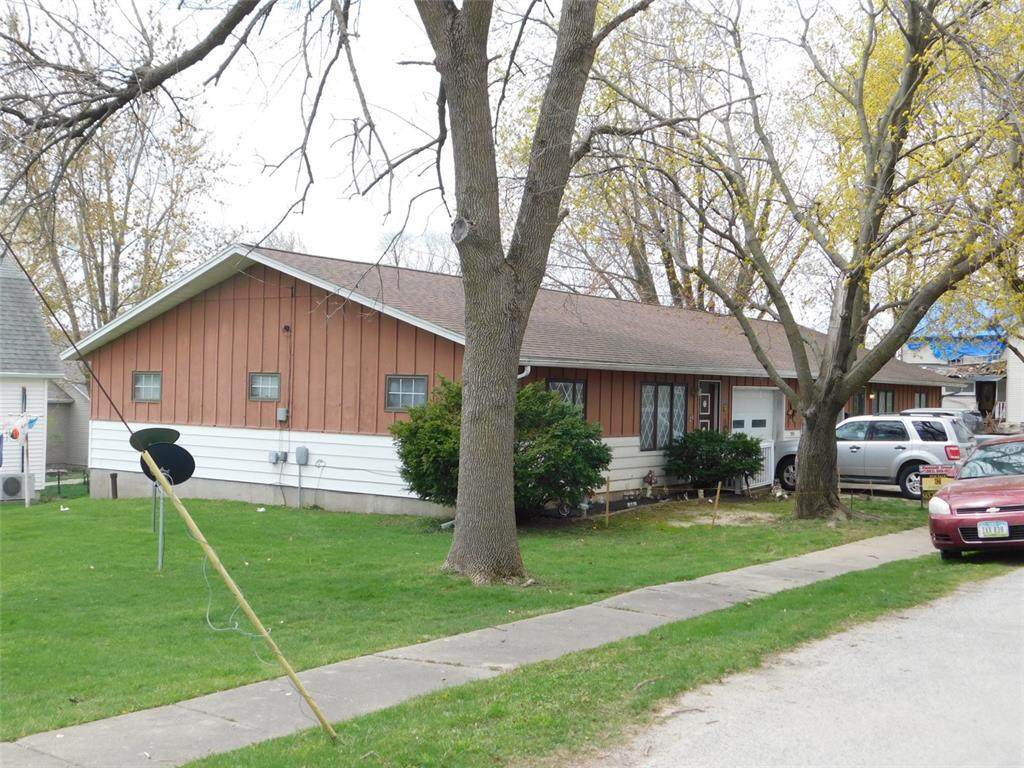 305 8th Street - Photo 1