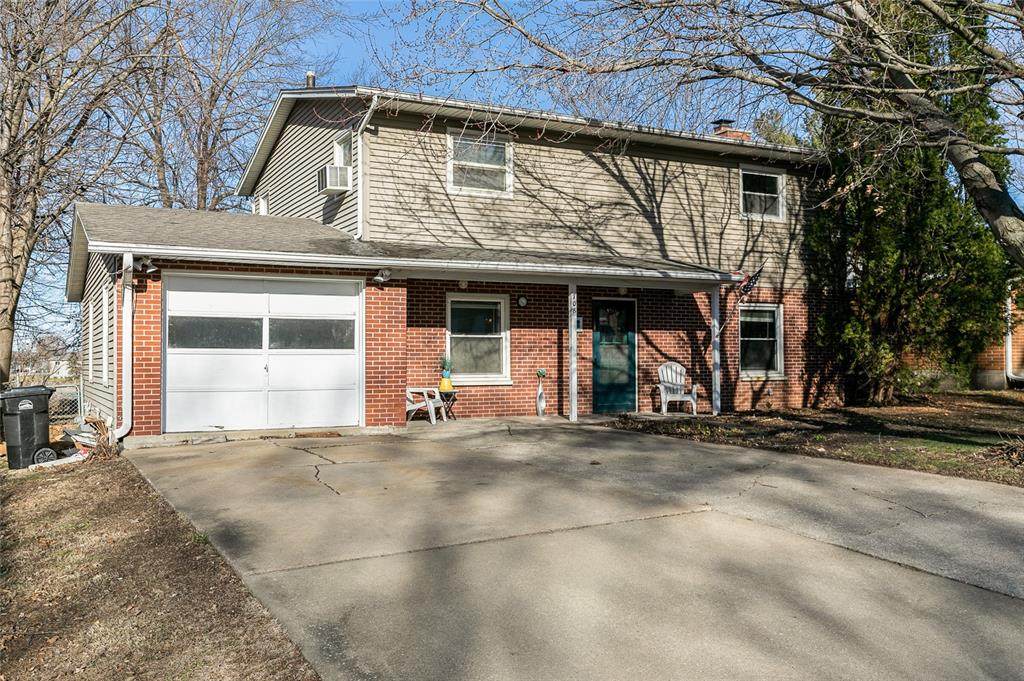 708 14th Avenue - Photo 1