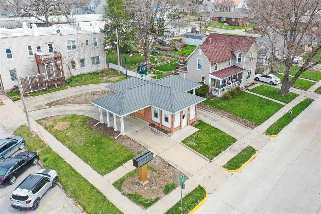 300 8th Avenue - Photo 1