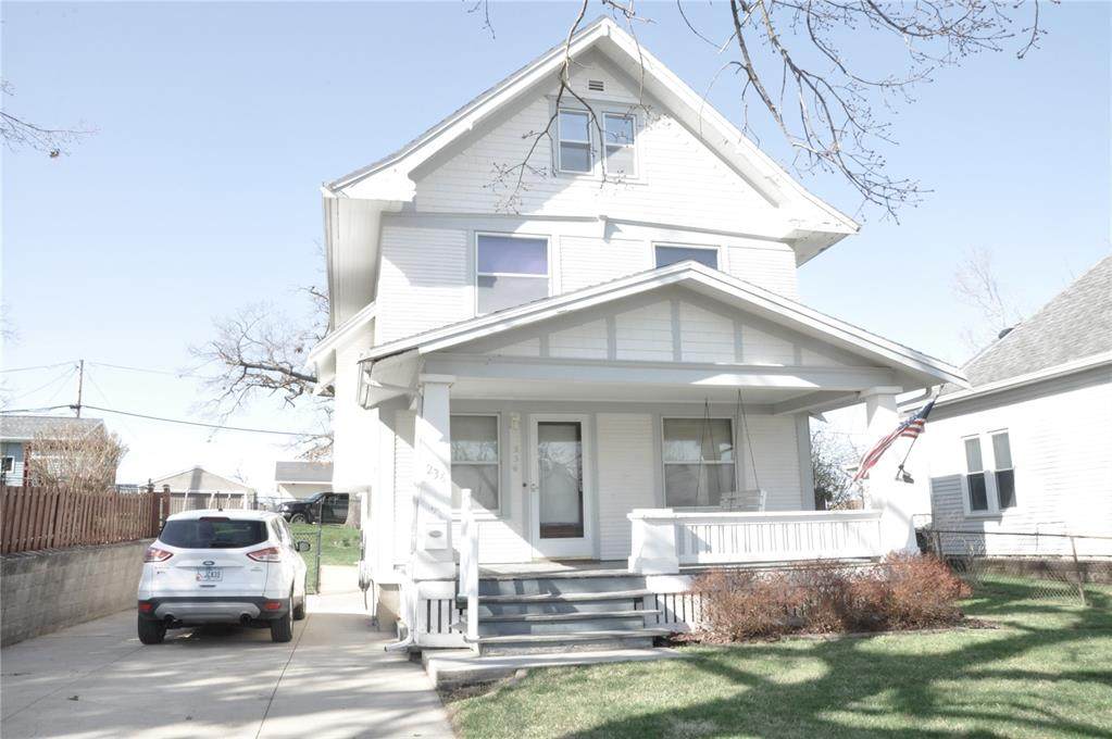 236 31st St Drive - Photo 1