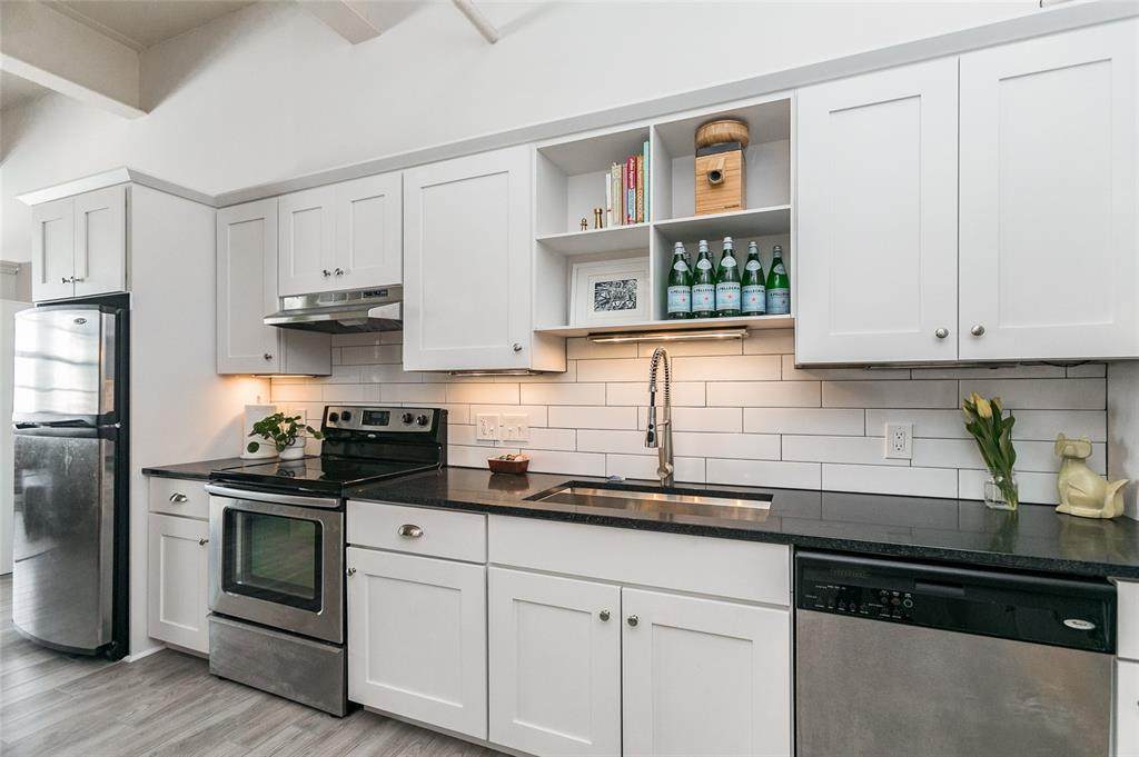 905 3rd Street - Photo 1