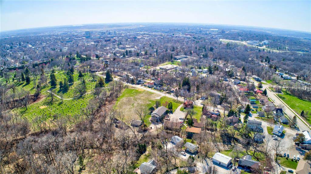 1002,1006 Summit Street - Photo 1