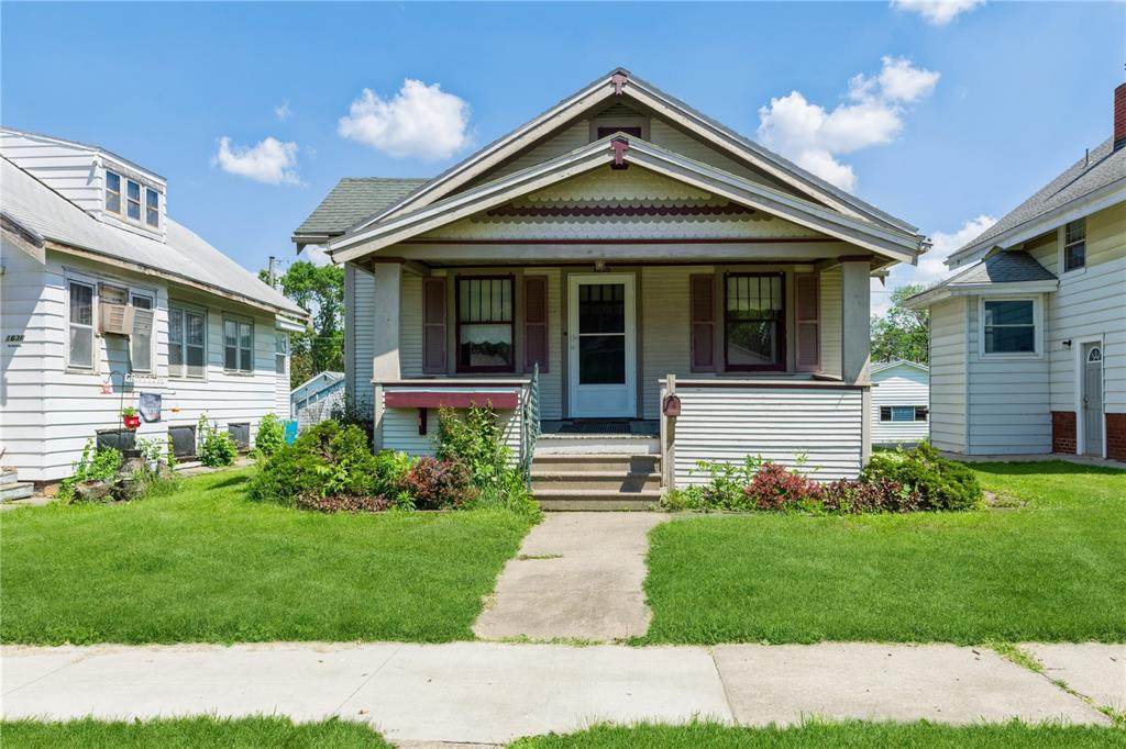 1630 Hinkley Avenue - Photo 1