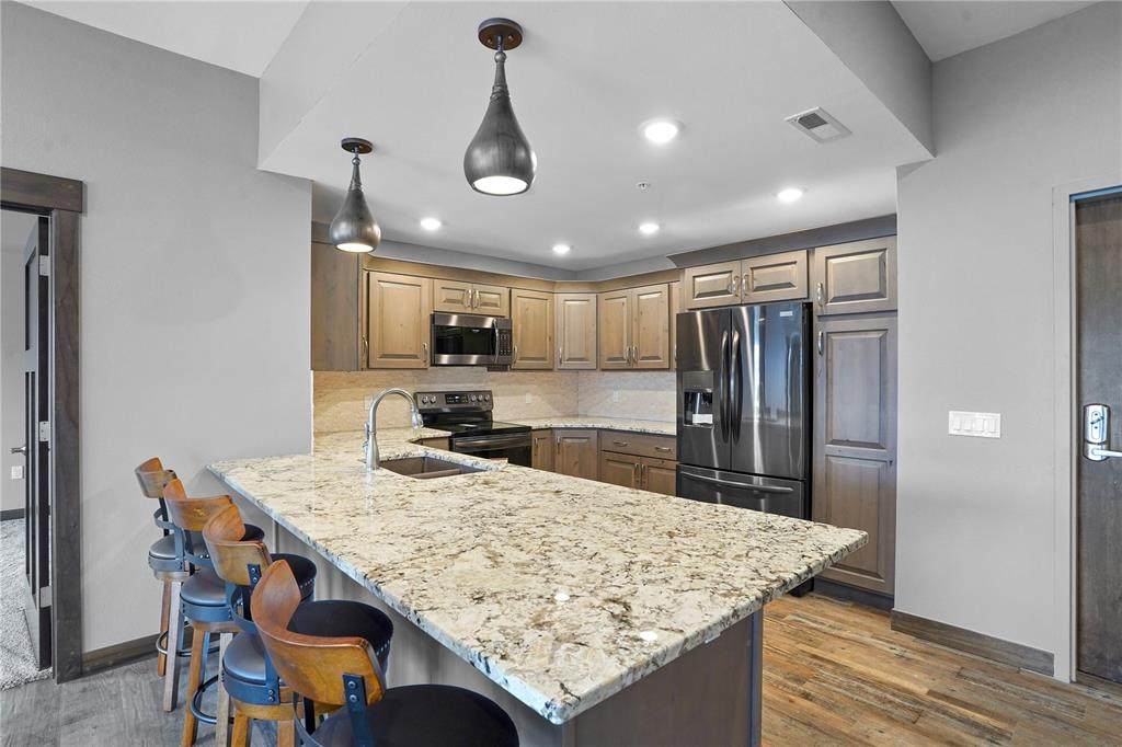 1871 Ellis Boulevard - Photo 1
