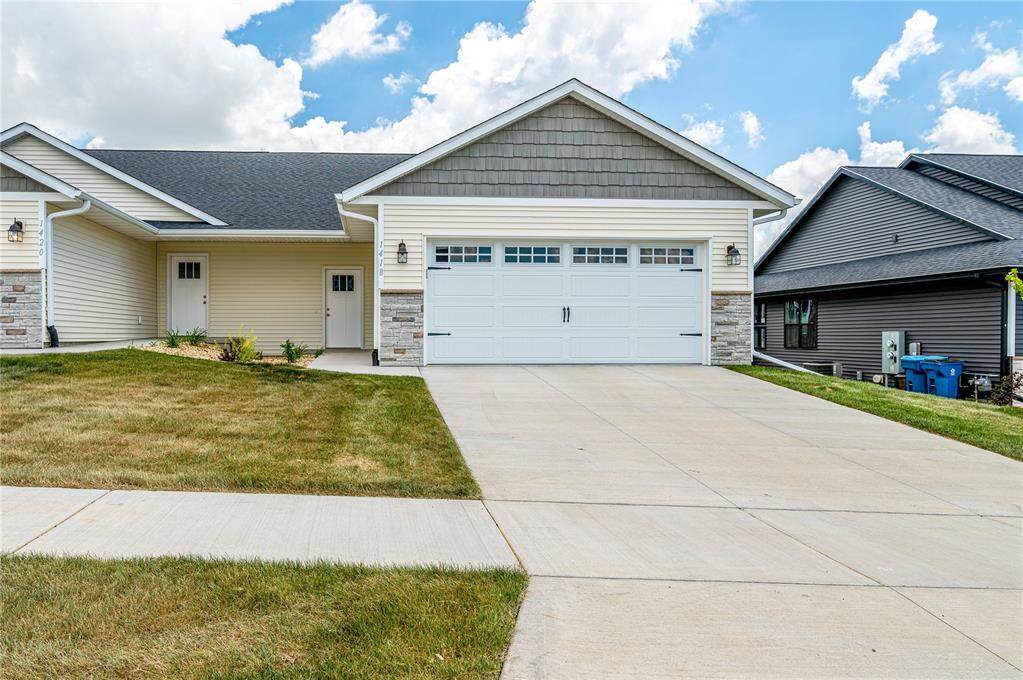 1418 Bridgewood Drive - Photo 1