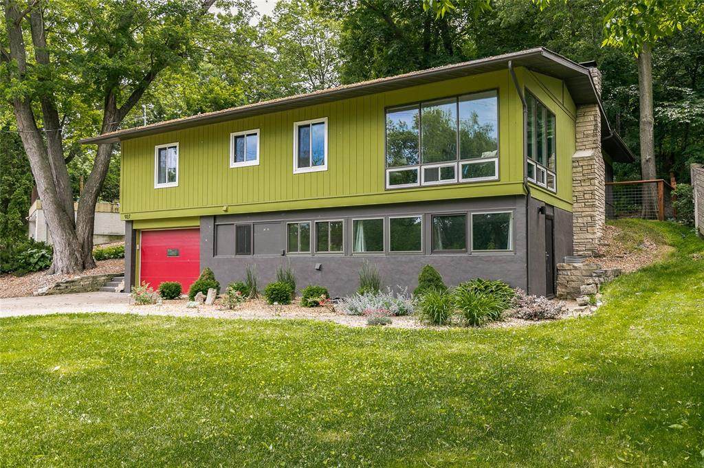 927 Park Road - Photo 1