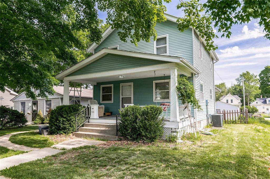 914 Bloomington Street - Photo 1