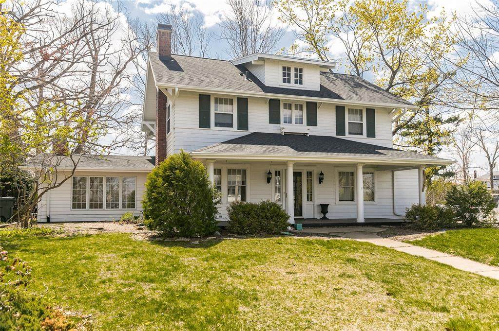 2207 Ridgeway Drive - Photo 1