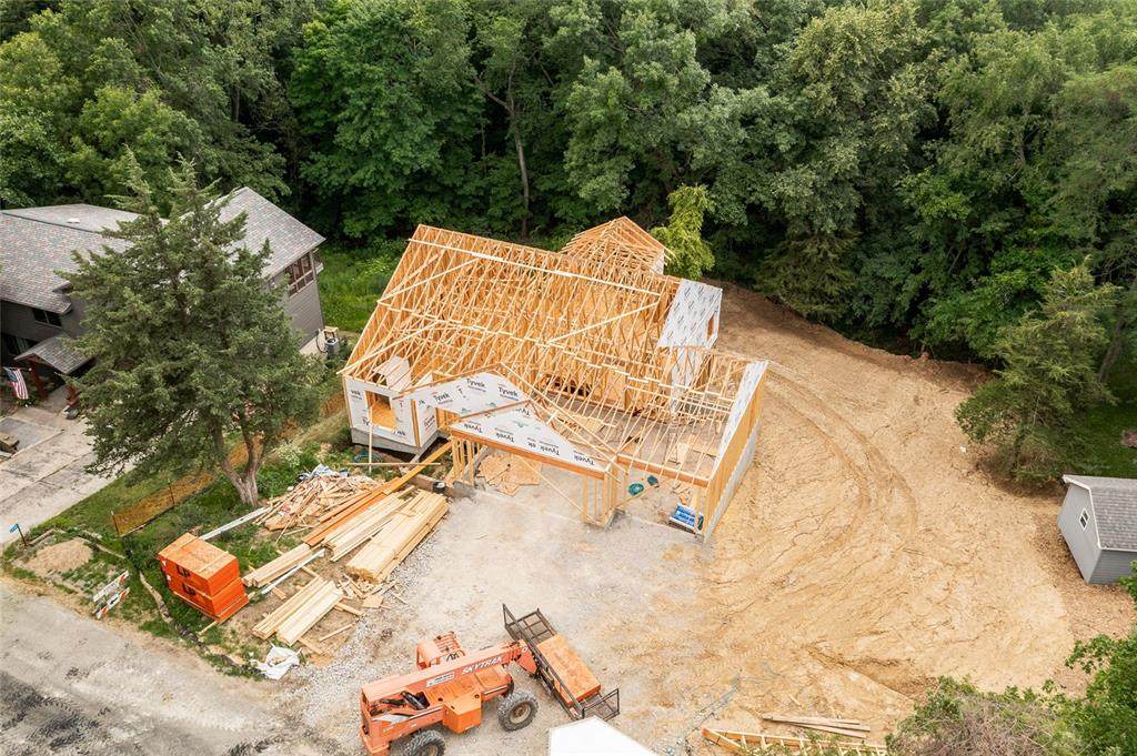 2747 Lake View Drive - Photo 1