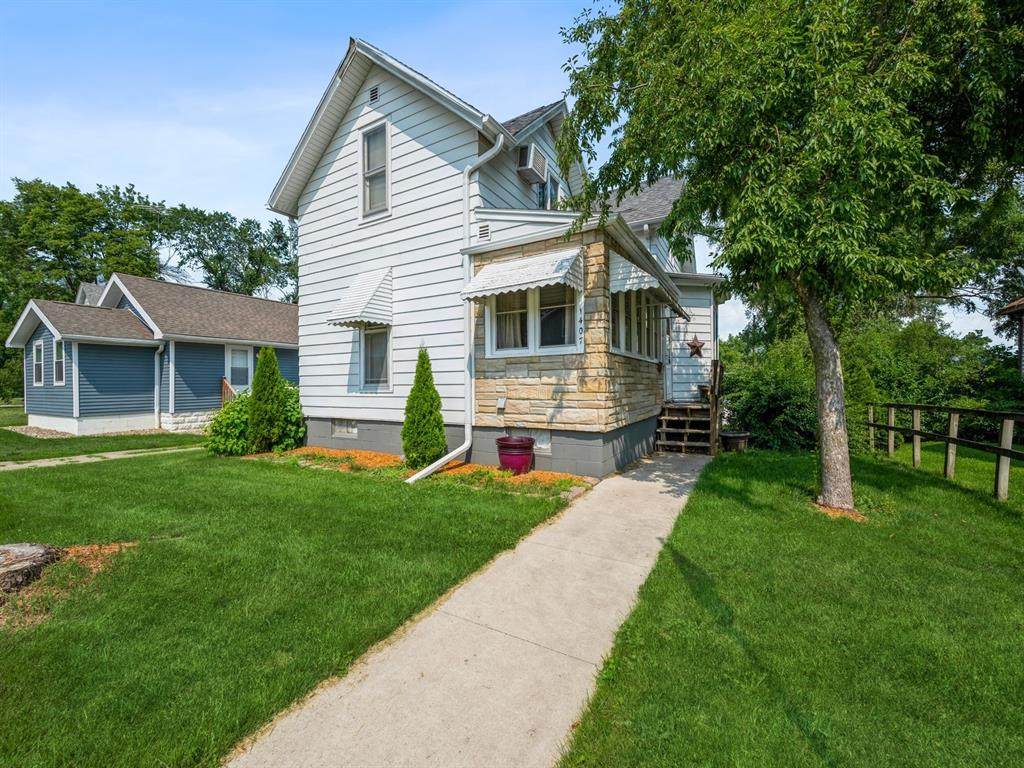 1407 10th Avenue - Photo 1