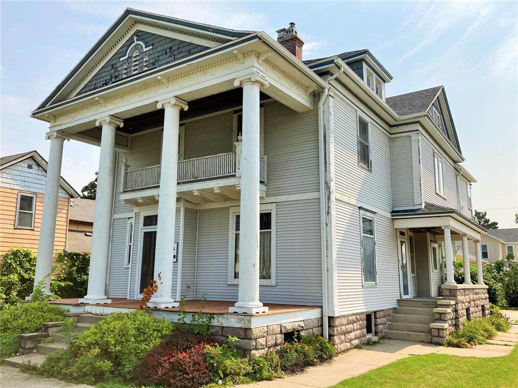 714 1st Ave - Photo 1