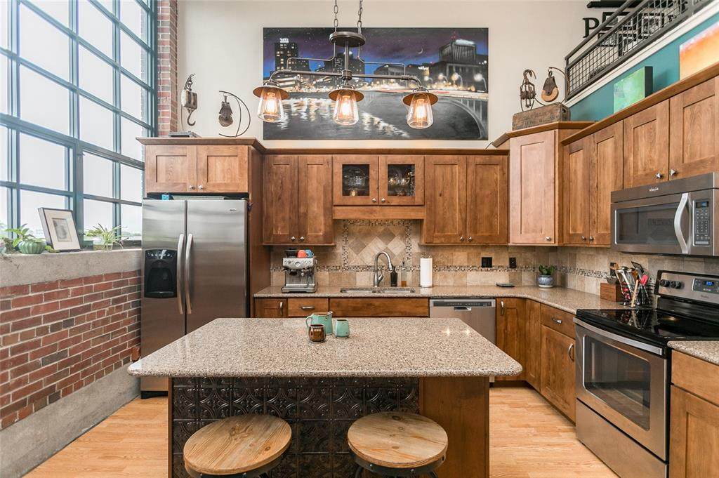 905 3rd Street - Photo 1