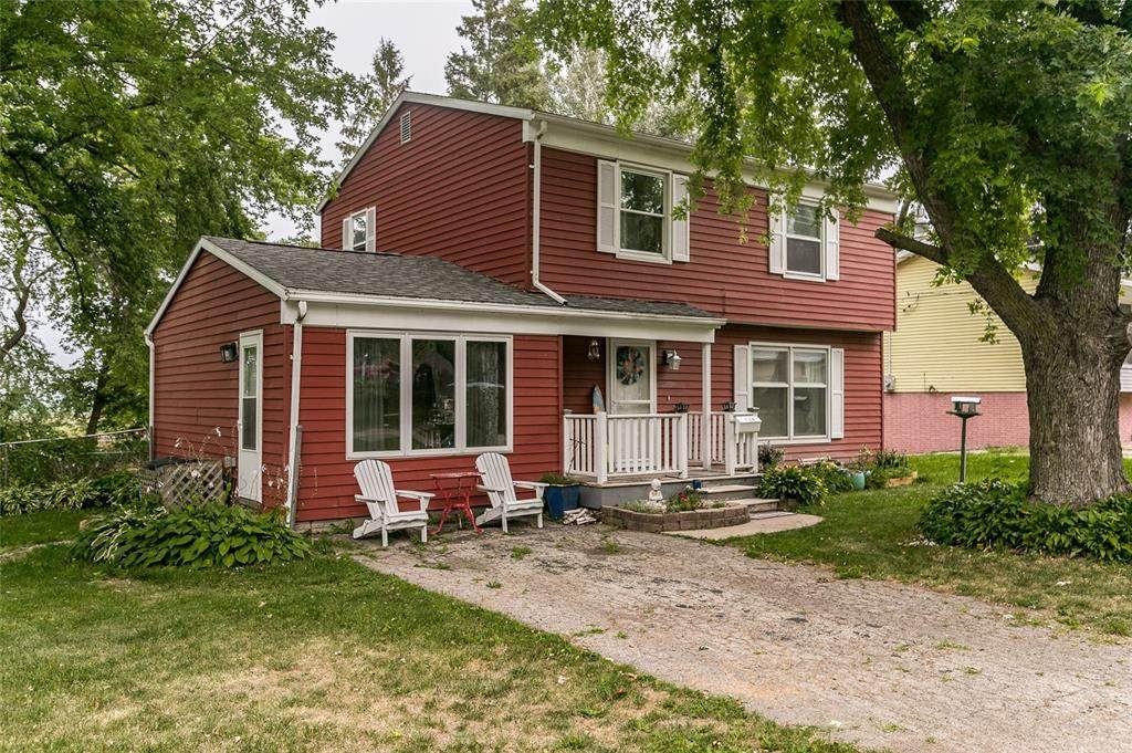 719 8th Street - Photo 1