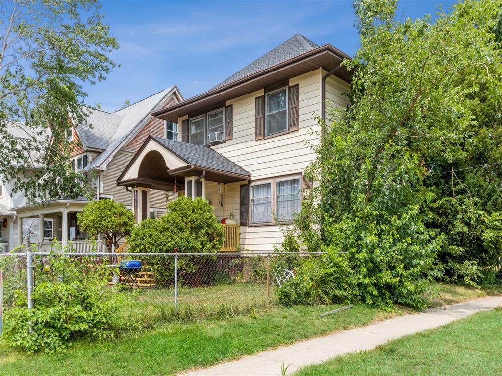 1634 Grande Avenue - Photo 1