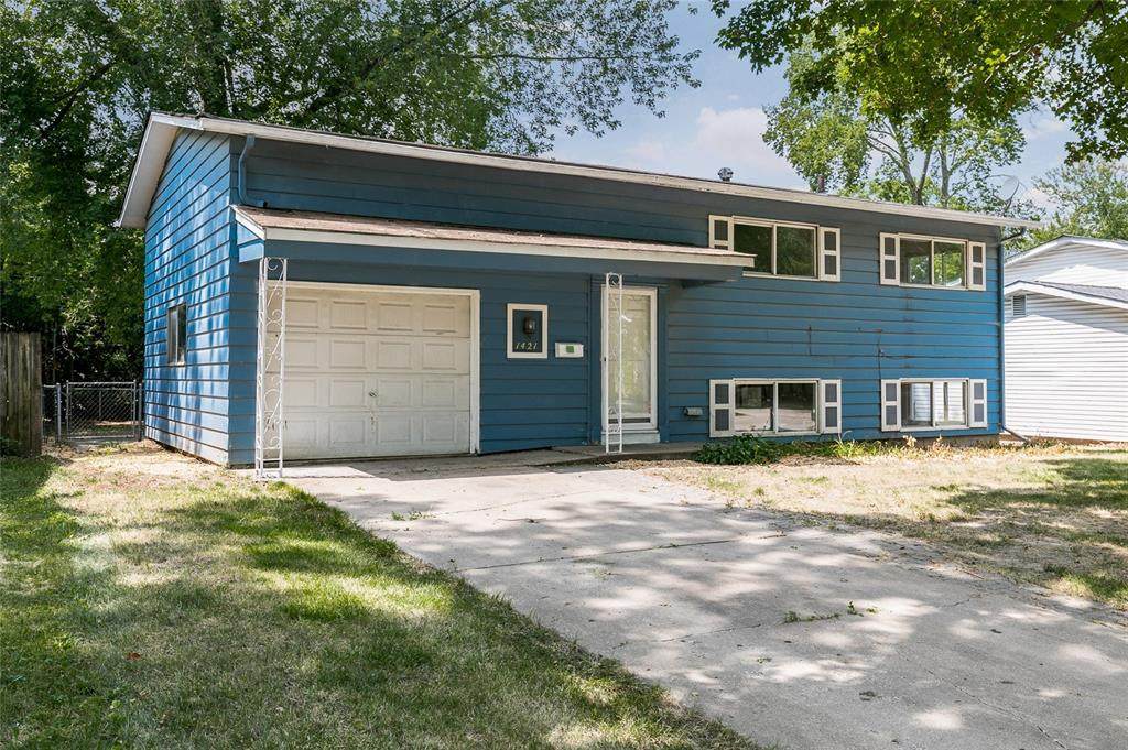 1421 Sycamore - Photo 1