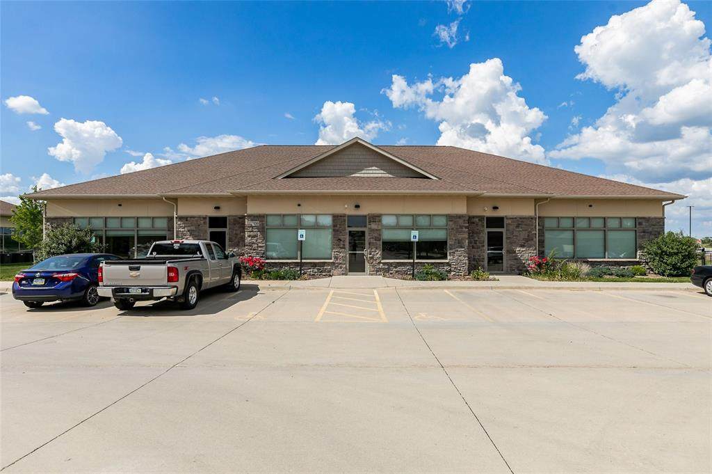 530 Pond View Drive - Photo 1