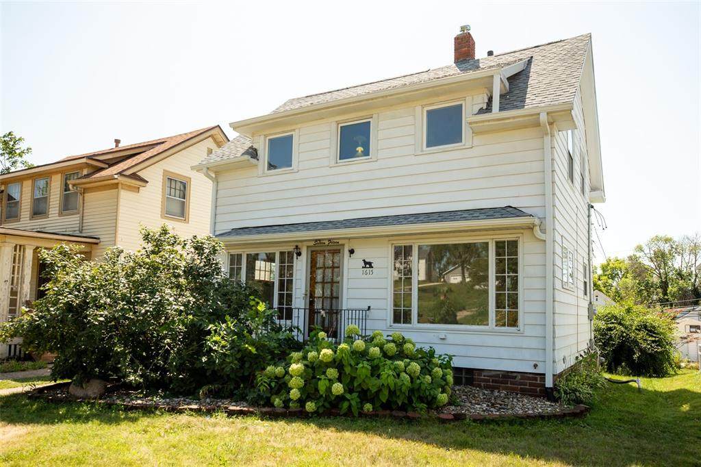 1615 C Avenue - Photo 1