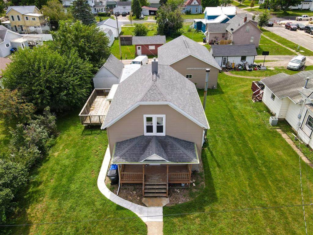 210 8th St - Photo 1