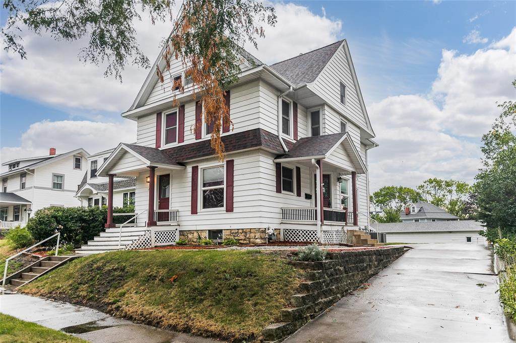1308 A Avenue - Photo 1