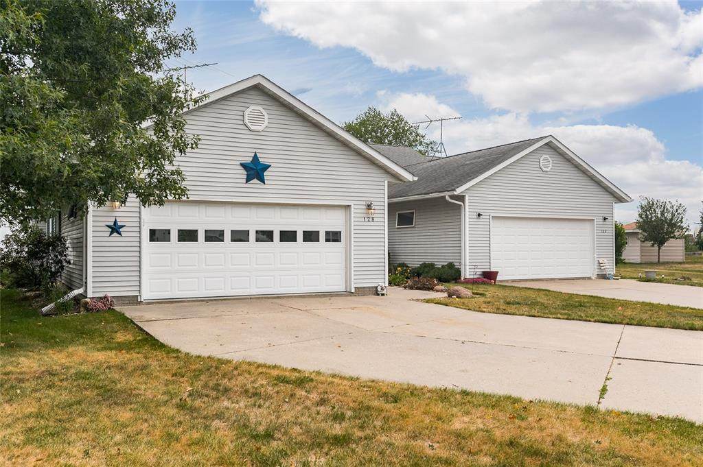 128 Fairlawn - Photo 1