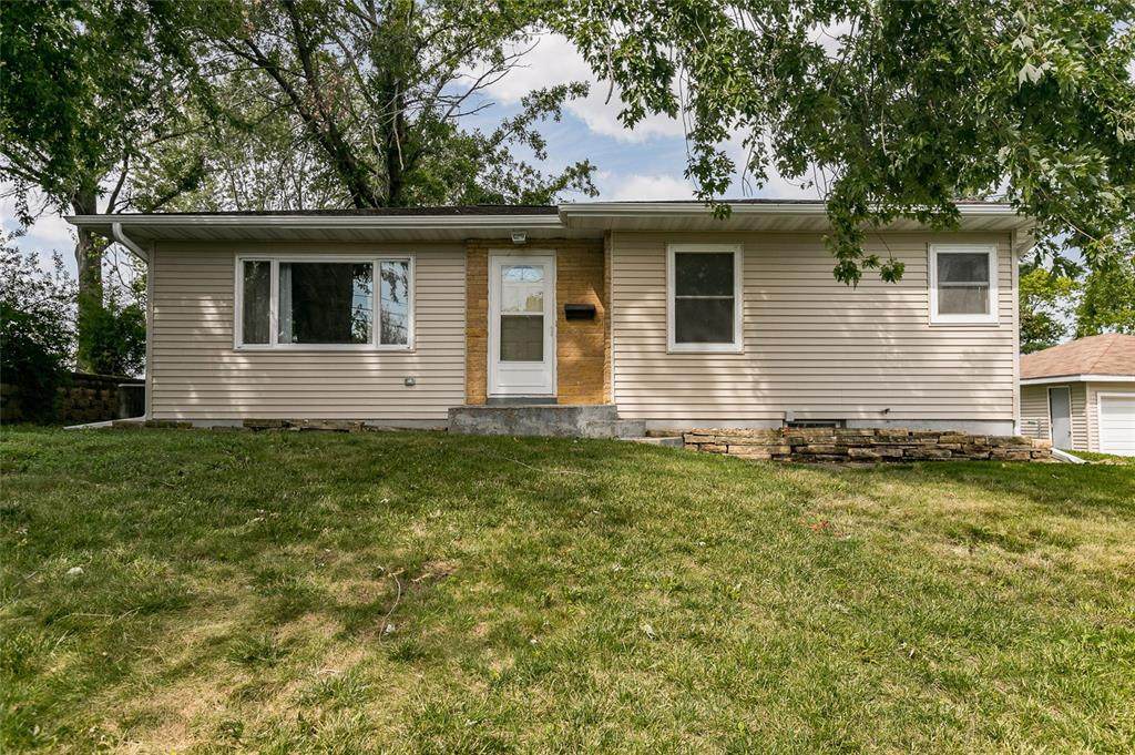 136 26th Street Nw - Photo 1