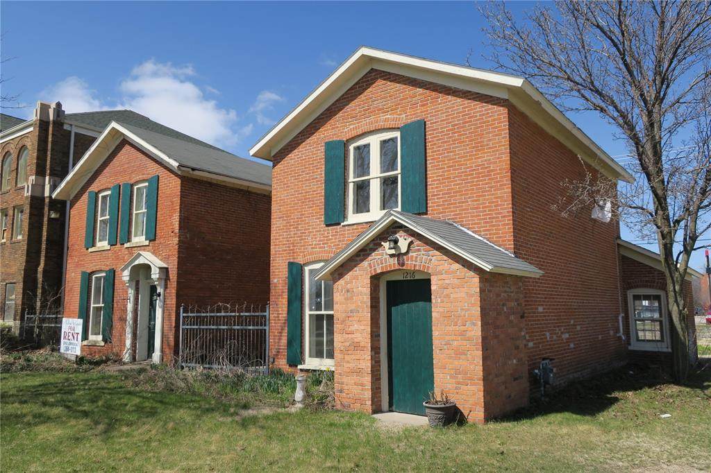 1214 2nd Avenue - Photo 1