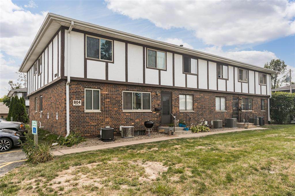 804 36th Street - Photo 1
