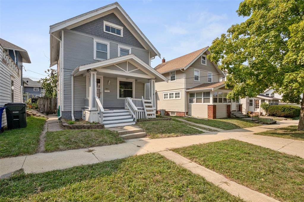 363 20th St Se - Photo 1