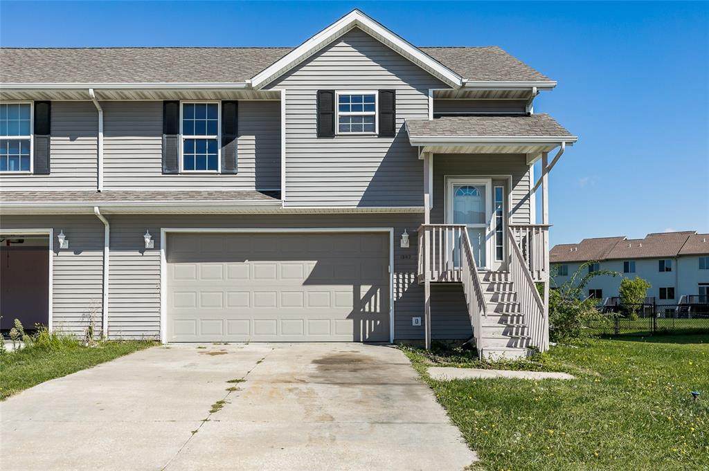 1567 Deerfield Drive - Photo 1