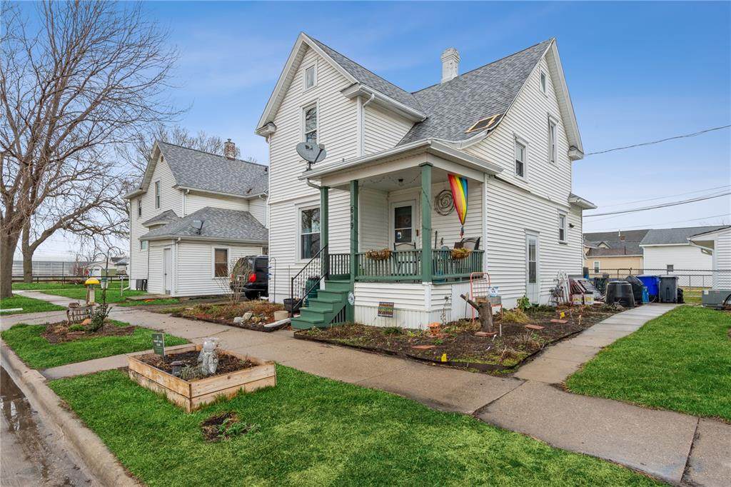 619 5th Street - Photo 1