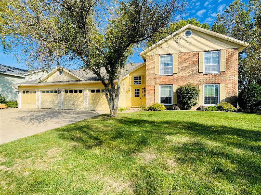 6114 Greenbriar Lane - Photo 1