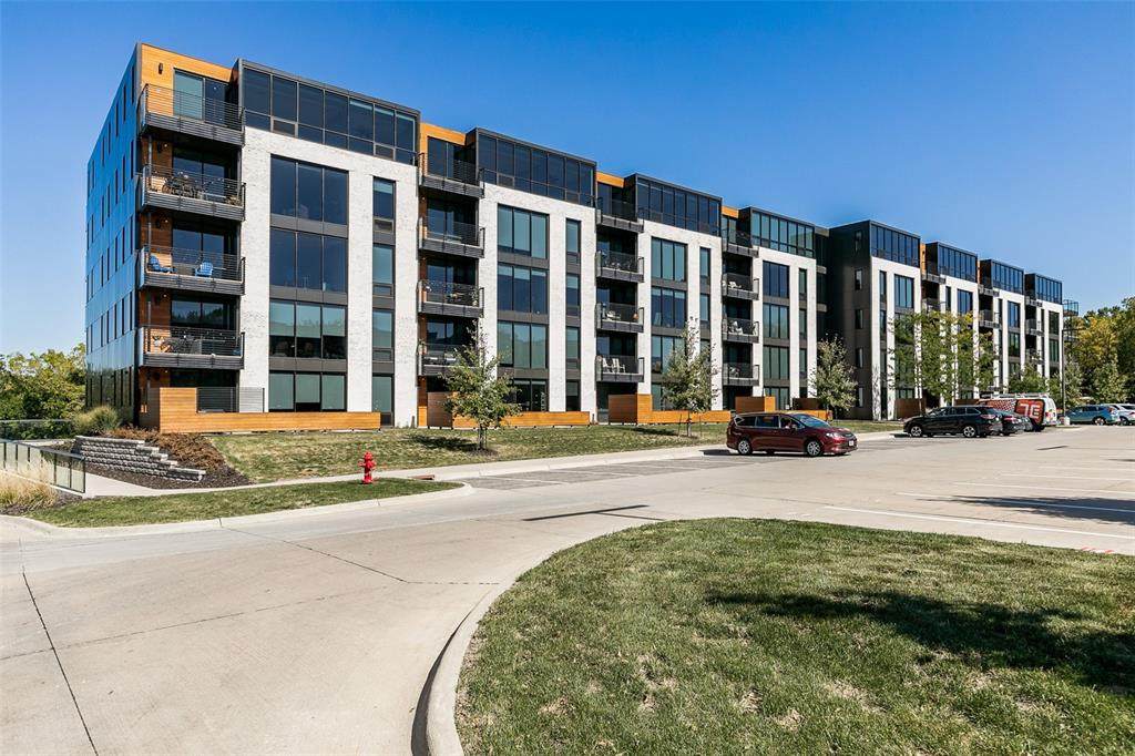 1 University Way - Photo 1