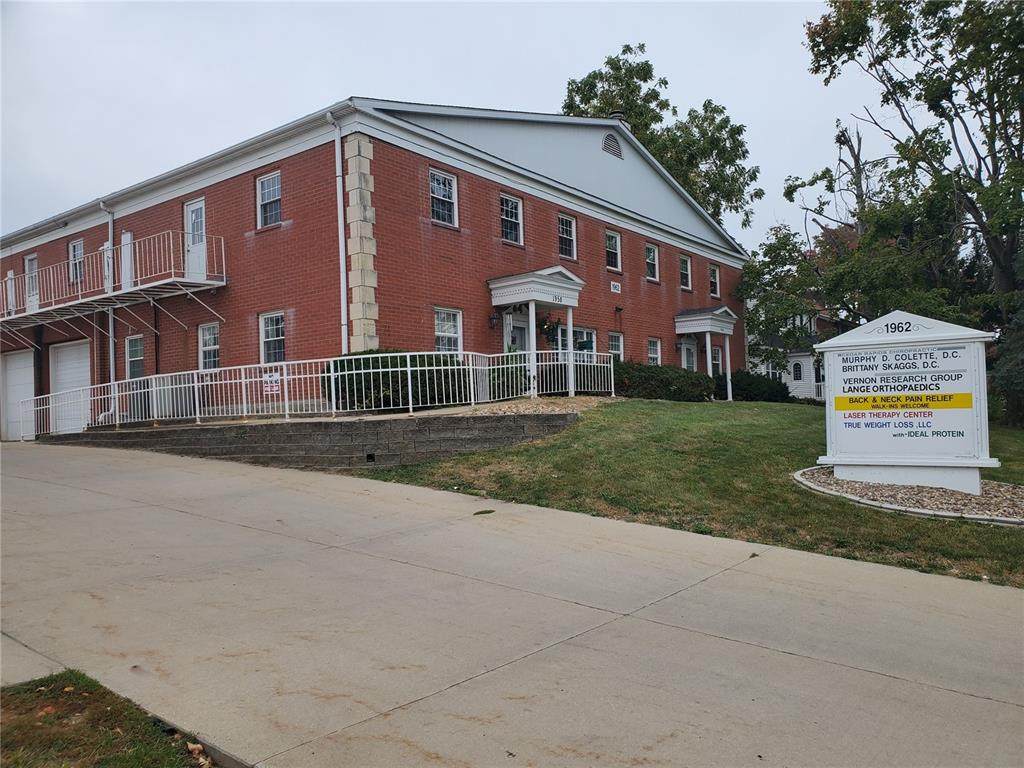 1958 1st Avenue - Photo 1