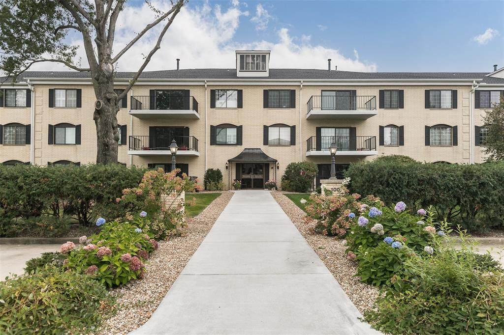 100 Thompson Drive - Photo 1