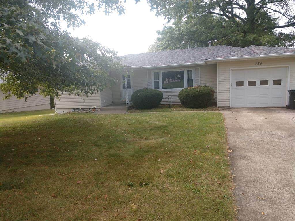 734 13th Ave - Photo 1