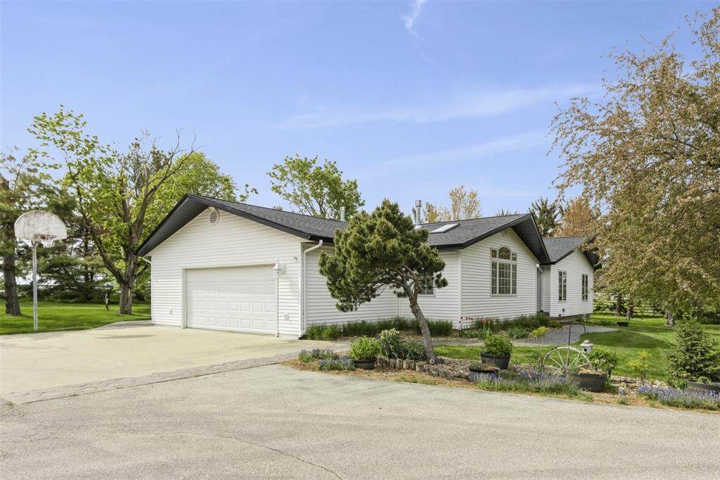 4900 Alburnett Road - Photo 1