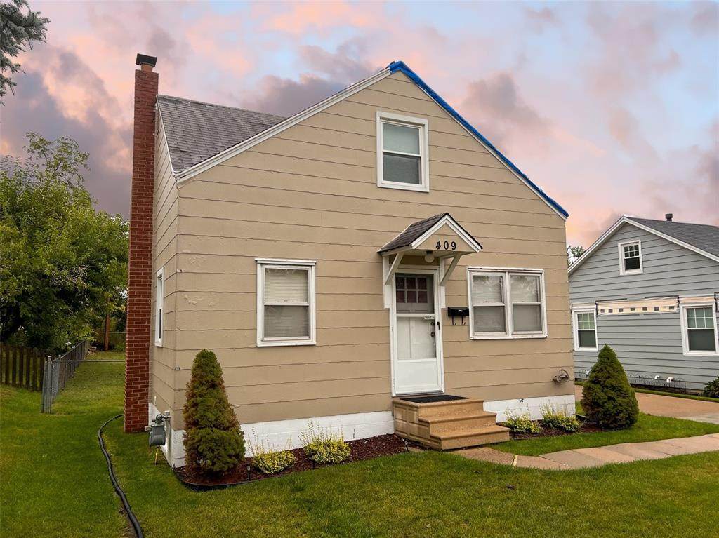 409 19th Street - Photo 1