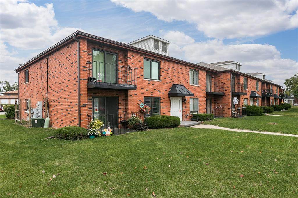 820 Kerry Lane - Photo 1