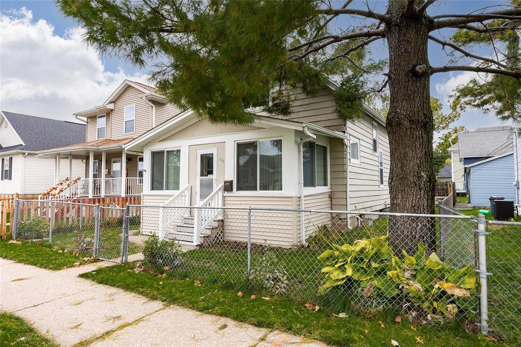 708 7th Street - Photo 1