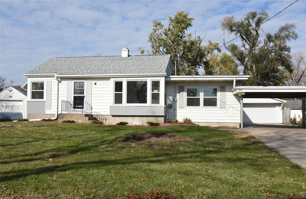 1214 Center Street - Photo 1