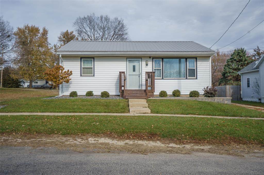 221 Lincoln Drive - Photo 1