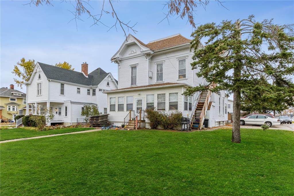 1990 8th Avenue - Photo 1