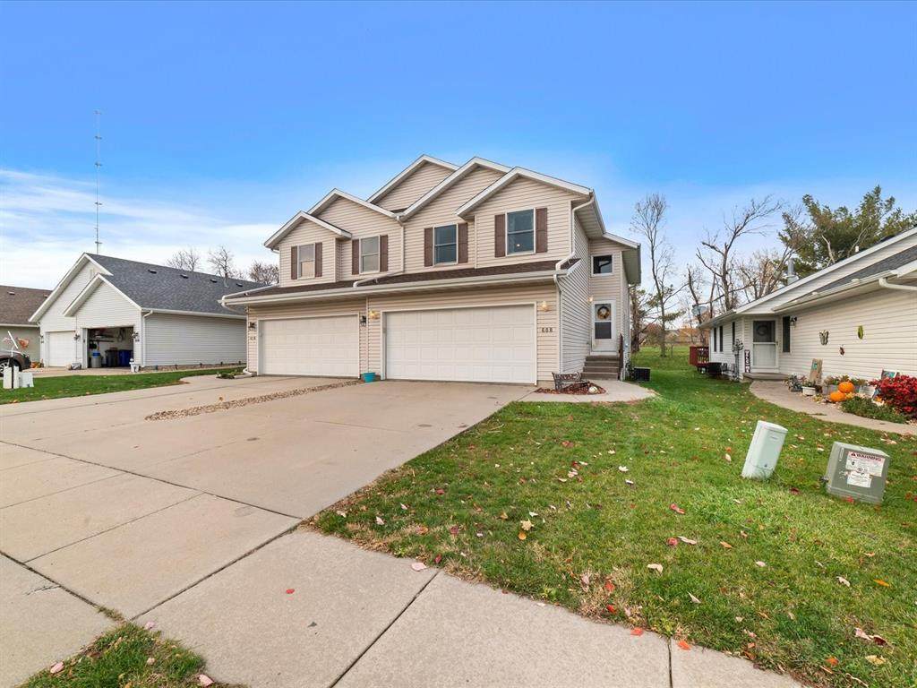 608 Broderick Drive Ne - Photo 1