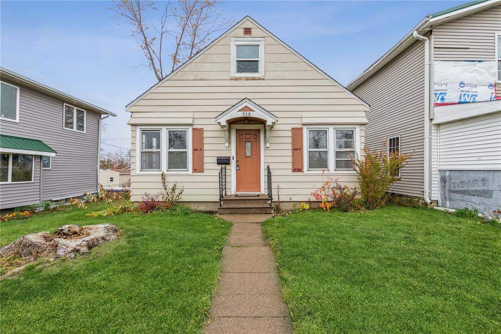 928 16th Avenue - Photo 1