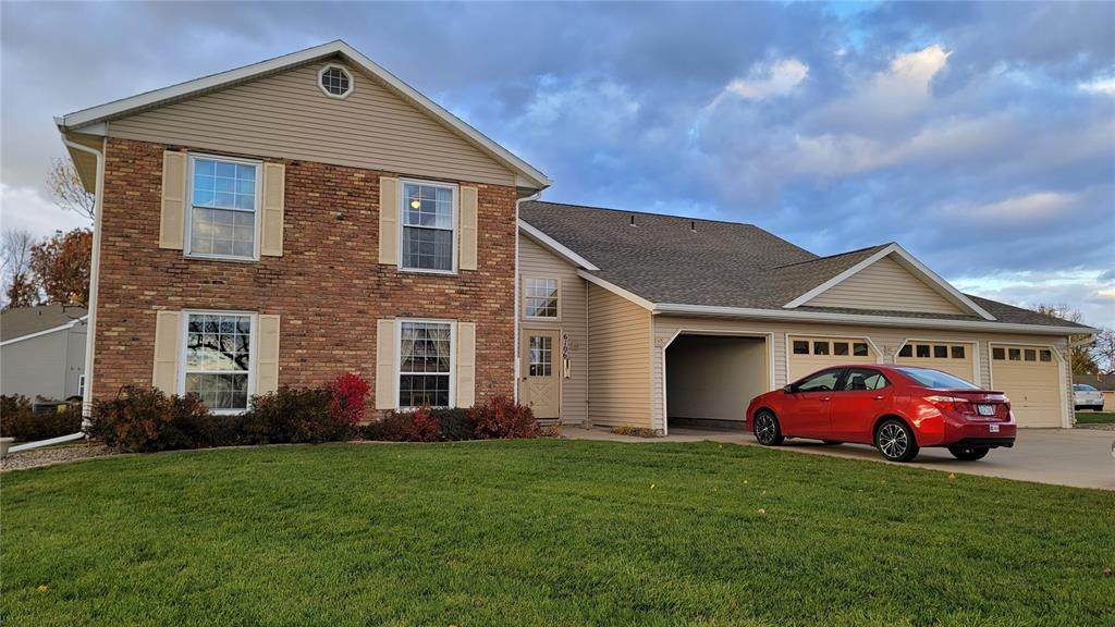 6106 Greenbriar Lane - Photo 1