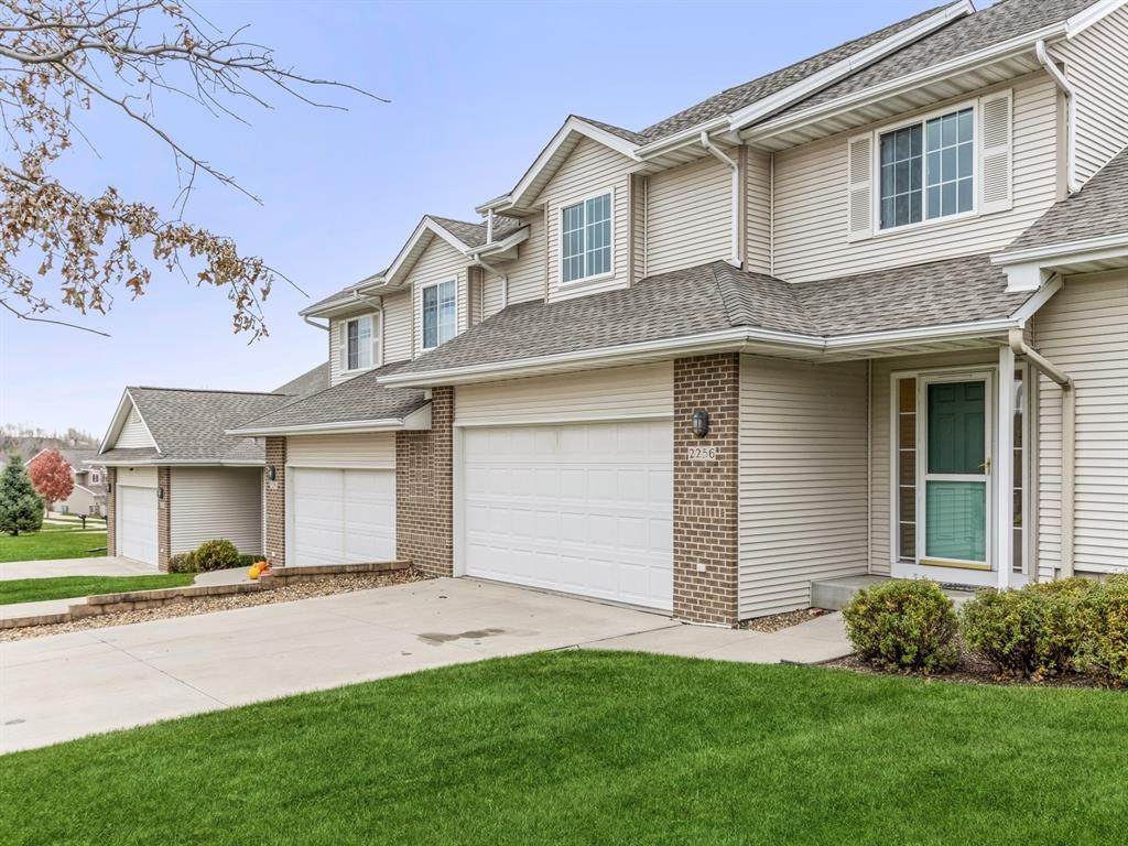 2256 Grantview Drive - Photo 1