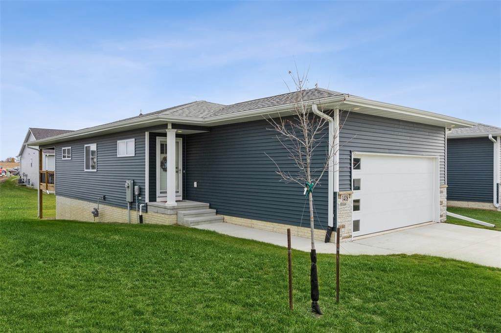 1418 Applewood Drive - Photo 1